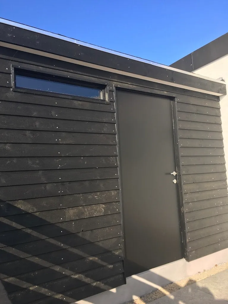 SKUR & SHELTER udført af Tømrer Steen
