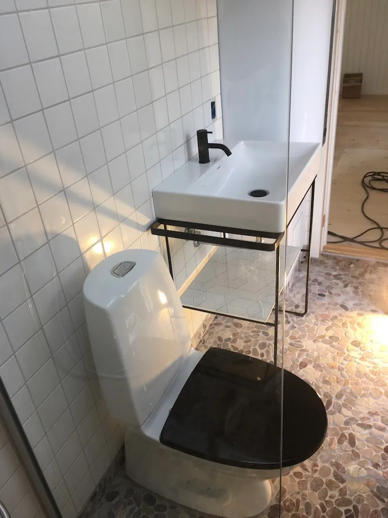 BADEVÆRELSER udført af Tømrer Steen